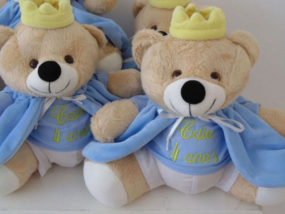 URSO REI DE PELÚCIA